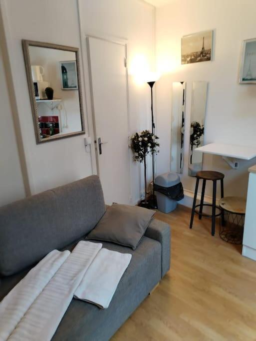 Studio Rue De La Sante Paris Exterior foto